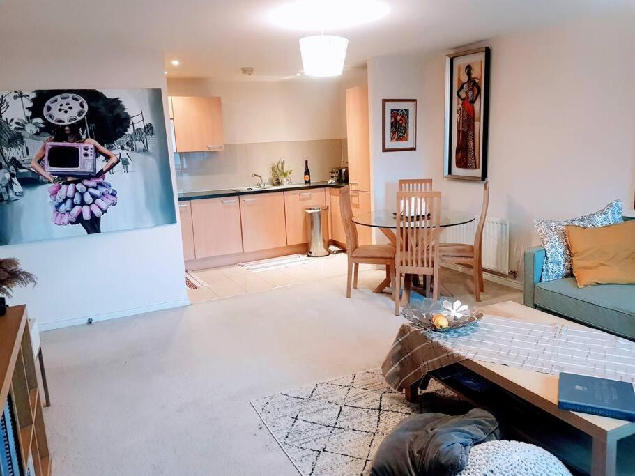 Central Spacious And Secure With A Double Bed Έτζγουερ Εξωτερικό φωτογραφία