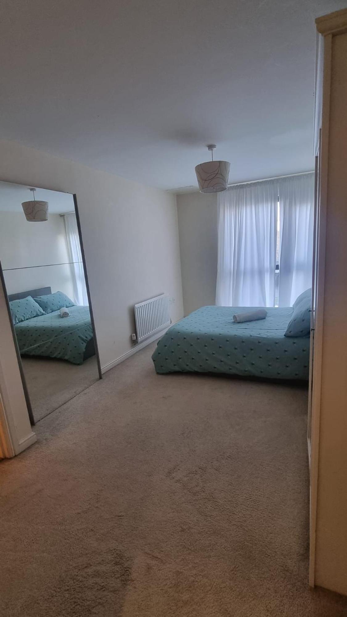 Central Spacious And Secure With A Double Bed Έτζγουερ Εξωτερικό φωτογραφία